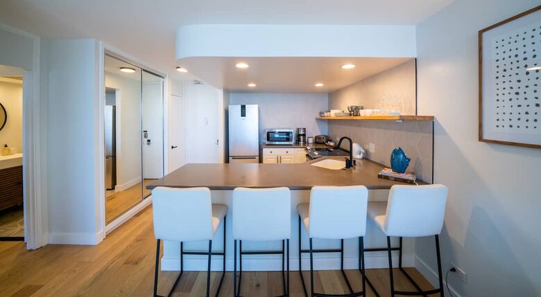 Ilikai Marina Condo - Honolulu, Hawaii