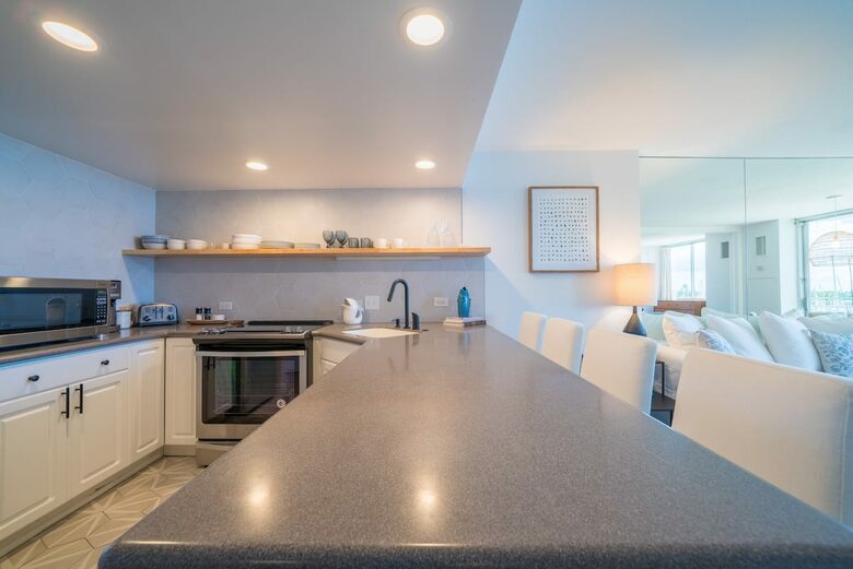 Ilikai Marina Condo - Honolulu, Hawaii