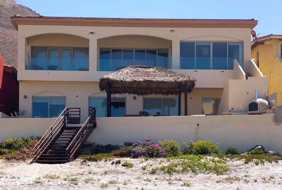 Casa Los Primos - La Misión, Mexico