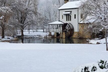 Greenbrier - Luxury Private Home - On Resort grounds - White Sulphur Springs, West Virginia