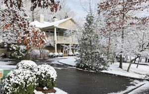 Greenbrier - Luxury Private Home - On Resort grounds - White Sulphur Springs, West Virginia