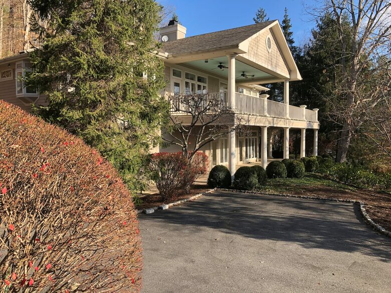 Greenbrier - Luxury Private Home - On Resort grounds - White Sulphur Springs, West Virginia
