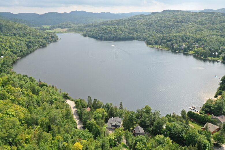 Lakefront Mont-Tremblant - La Conception, Canada