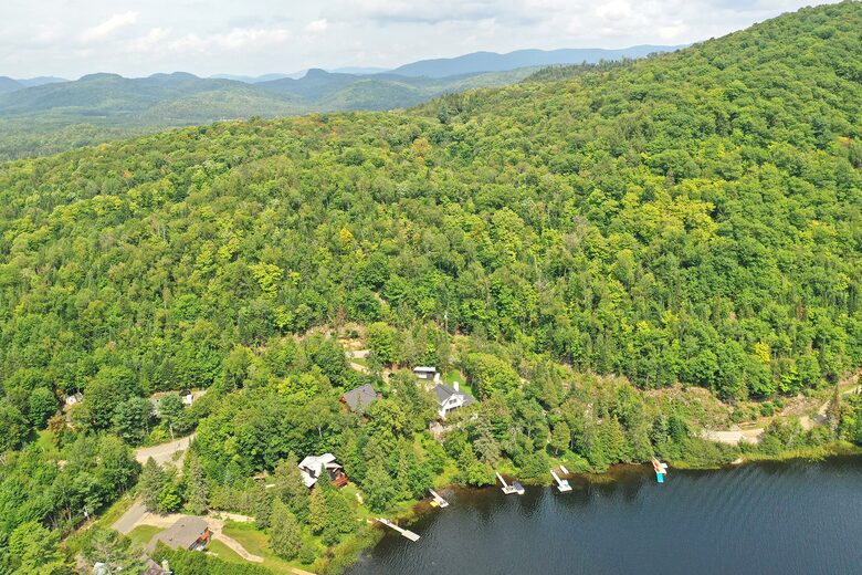 Lakefront Mont-Tremblant - La Conception, Canada