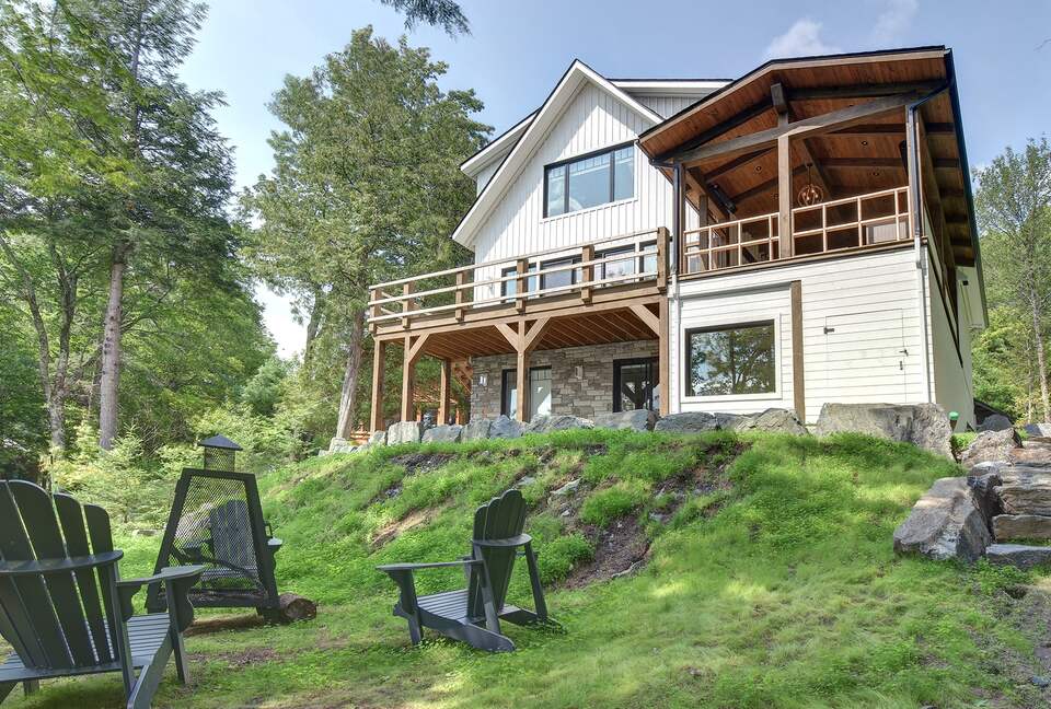 Lakefront Mont-Tremblant - La Conception, Canada