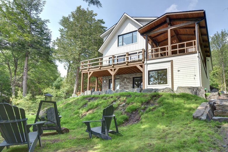 Lakefront Mont-Tremblant - La Conception, Canada