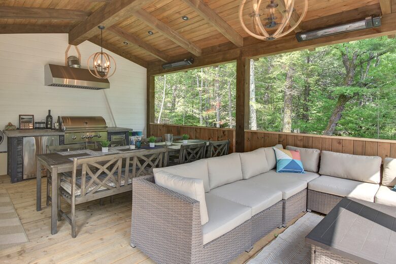 Lakefront Mont-Tremblant - La Conception, Canada