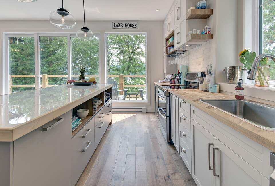 Lakefront Mont-Tremblant - La Conception, Canada