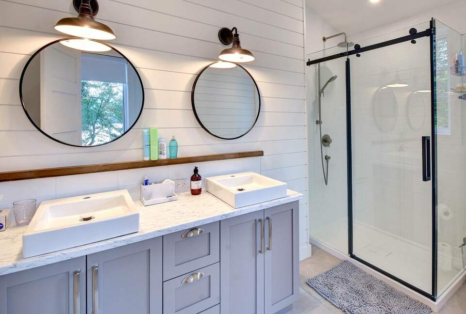 Lakefront Mont-Tremblant - La Conception, Canada