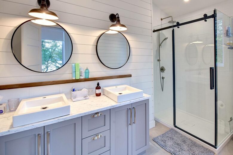 Lakefront Mont-Tremblant - La Conception, Canada