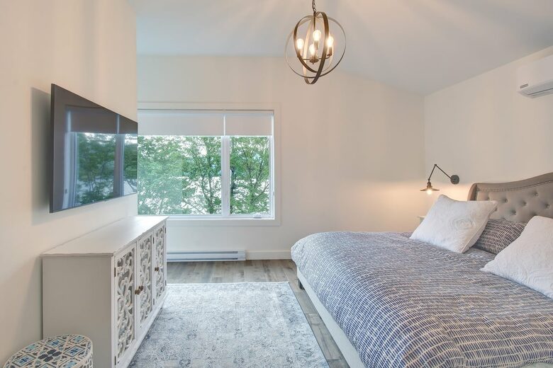 Lakefront Mont-Tremblant - La Conception, Canada