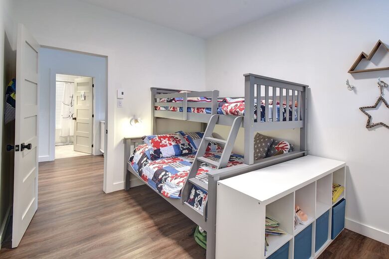 Lakefront Mont-Tremblant - La Conception, Canada