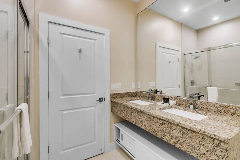 Disney Magic Village 4 BR Townhome - Kissimmee, Florida