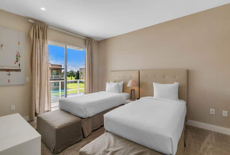 Disney Magic Village 4 BR Townhome - Kissimmee, Florida