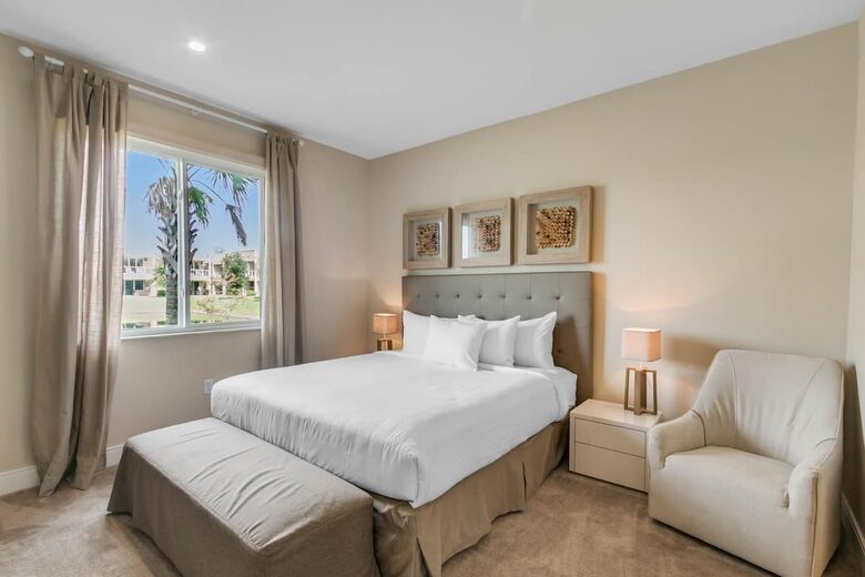 Disney Magic Village 4 BR Townhome - Kissimmee, Florida