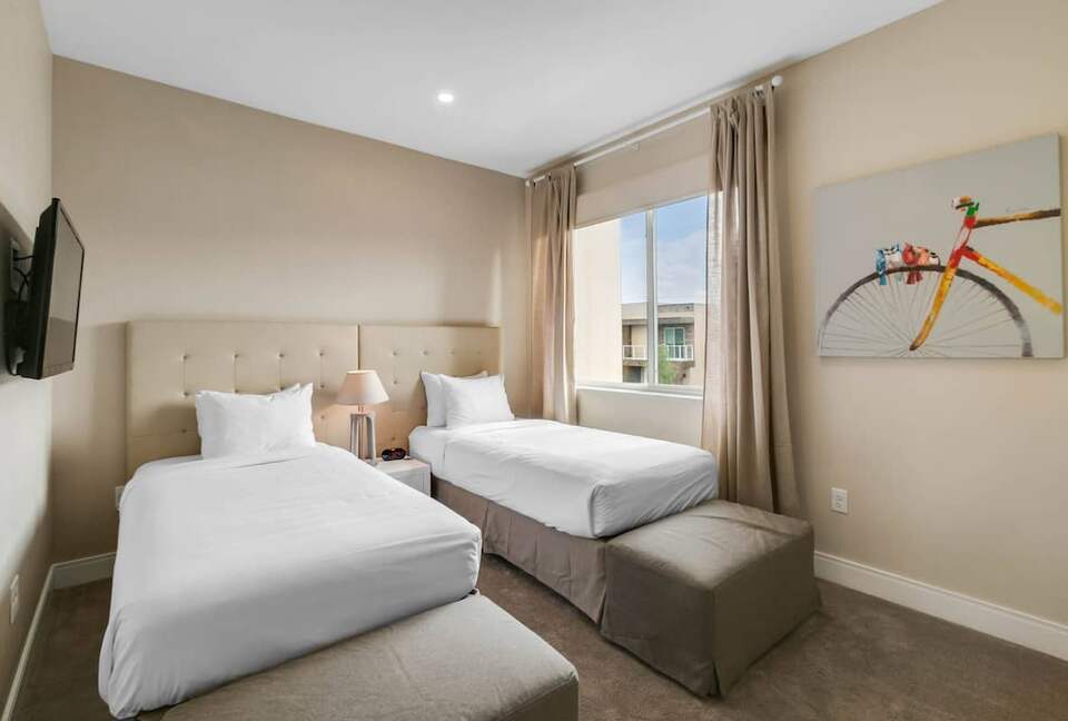 Disney Magic Village 4 BR Townhome - Kissimmee, Florida