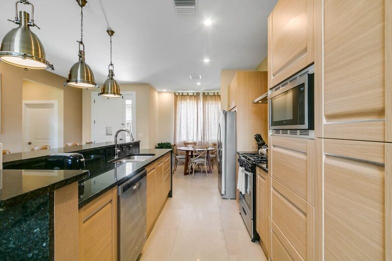 Disney Magic Village 4 BR Townhome - Kissimmee, Florida