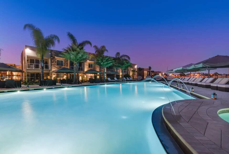 Disney Magic Village 4 BR Townhome - Kissimmee, Florida