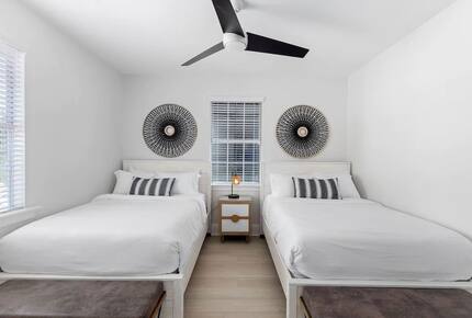 Luxury Reunion Resort Gathering Villa - Kissimmee, Florida