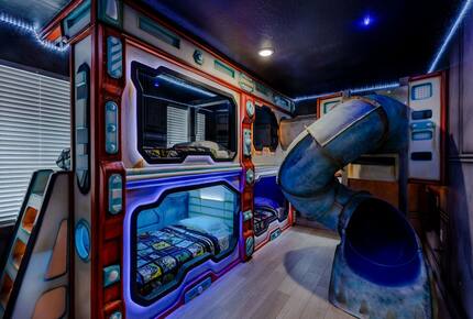 Luxury Reunion Resort Gathering Villa - Kissimmee, Florida