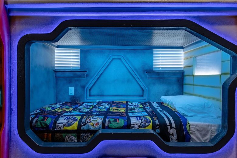 Luxury Reunion Resort Gathering Villa - Kissimmee, Florida