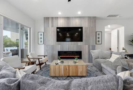 Luxury Reunion Resort Gathering Villa - Kissimmee, Florida