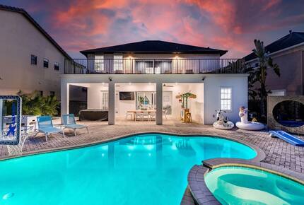 Luxury Reunion Resort Gathering Villa - Kissimmee, Florida