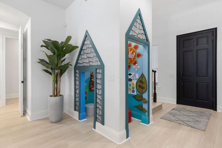 Luxury Reunion Resort Gathering Villa - Kissimmee, Florida