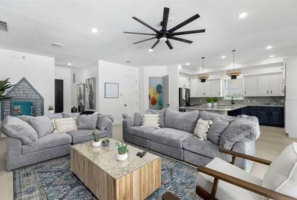 Luxury Reunion Resort Gathering Villa - Kissimmee, Florida