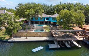 Cyan Dreams Lake House - Burnet, Texas