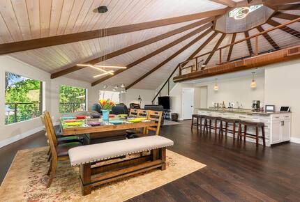 Cyan Dreams Lake House - Burnet, Texas