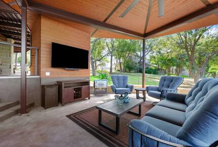 Cyan Dreams Lake House - Burnet, Texas