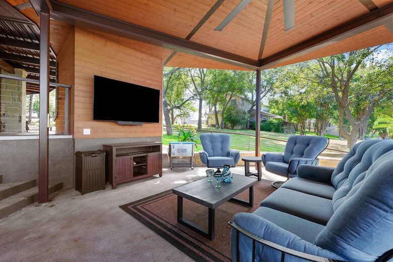 Cyan Dreams Lake House - Burnet, Texas