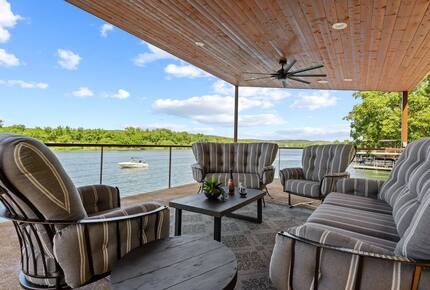 Cyan Dreams Lake House - Burnet, Texas