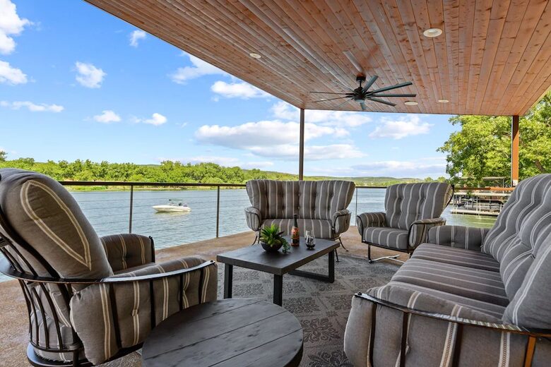 Cyan Dreams Lake House - Burnet, Texas