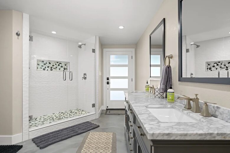 Cyan Dreams Lake House - Burnet, Texas