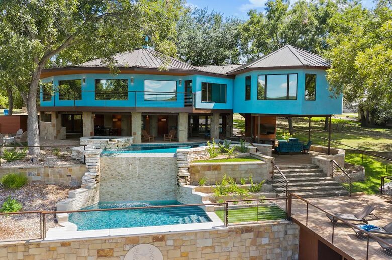 Cyan Dreams Lake House - Burnet, Texas