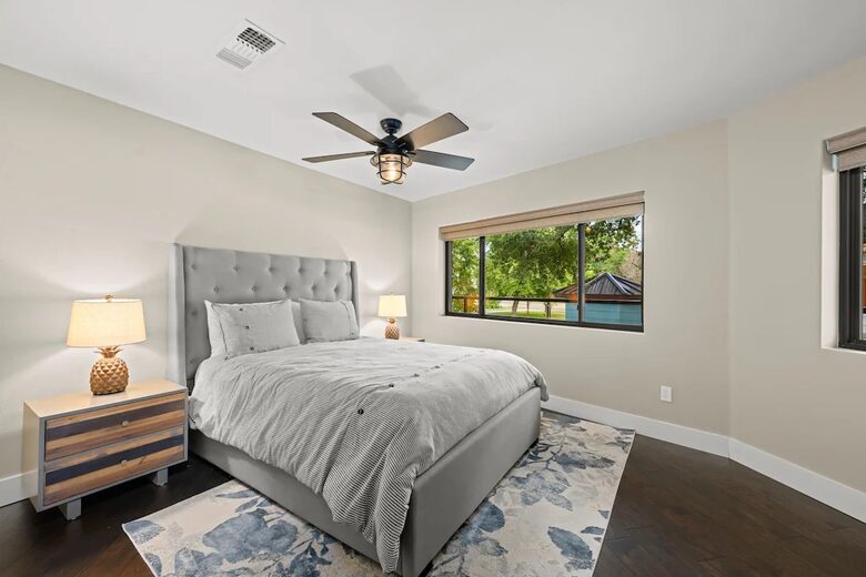 Cyan Dreams Lake House - Burnet, Texas