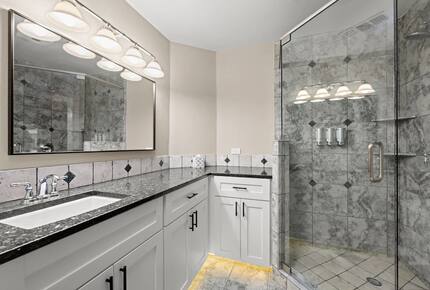 Cyan Dreams Lake House - Burnet, Texas