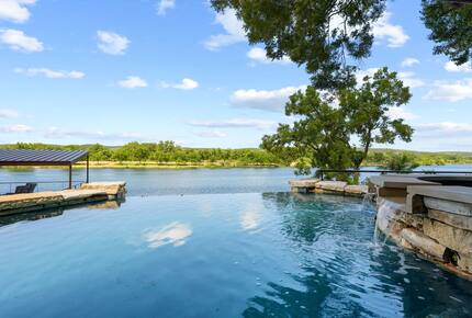 Cyan Dreams Lake House - Burnet, Texas