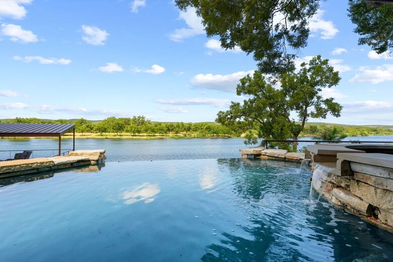 Cyan Dreams Lake House - Burnet, Texas