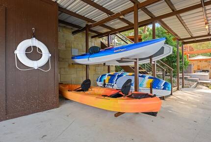 Cyan Dreams Lake House - Burnet, Texas