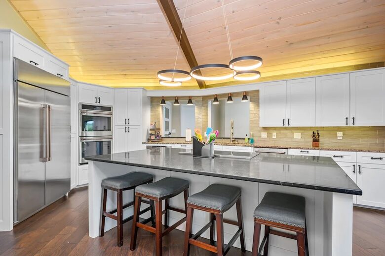 Cyan Dreams Lake House - Burnet, Texas