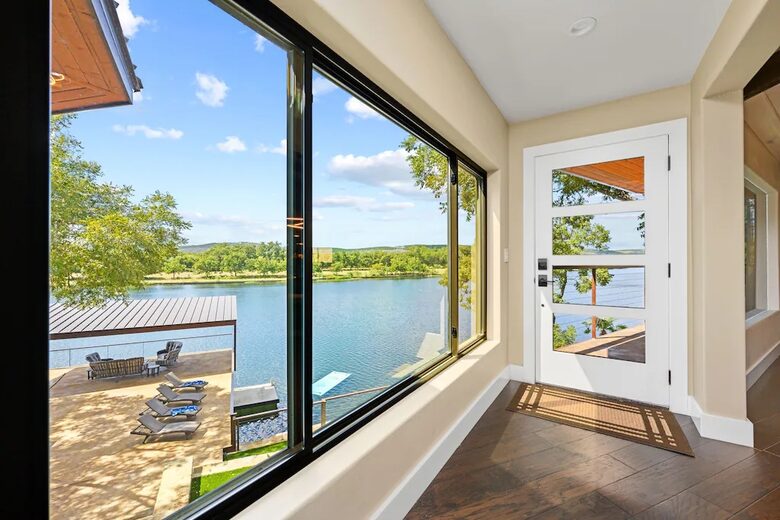 Cyan Dreams Lake House - Burnet, Texas