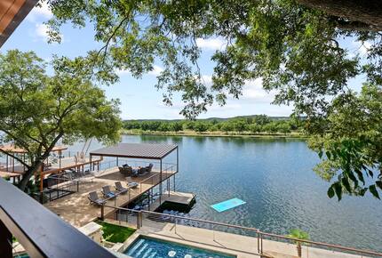 Cyan Dreams Lake House - Burnet, Texas