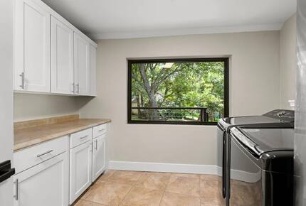 Cyan Dreams Lake House - Burnet, Texas