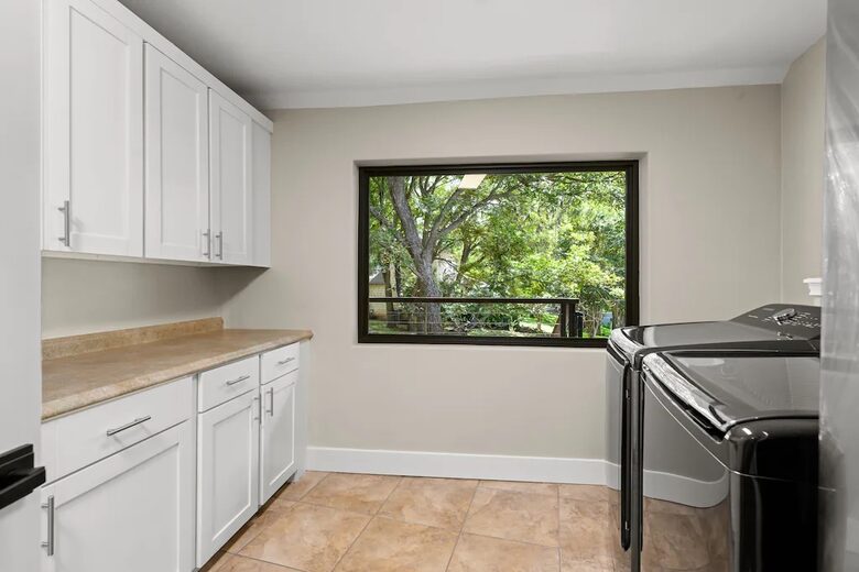 Cyan Dreams Lake House - Burnet, Texas