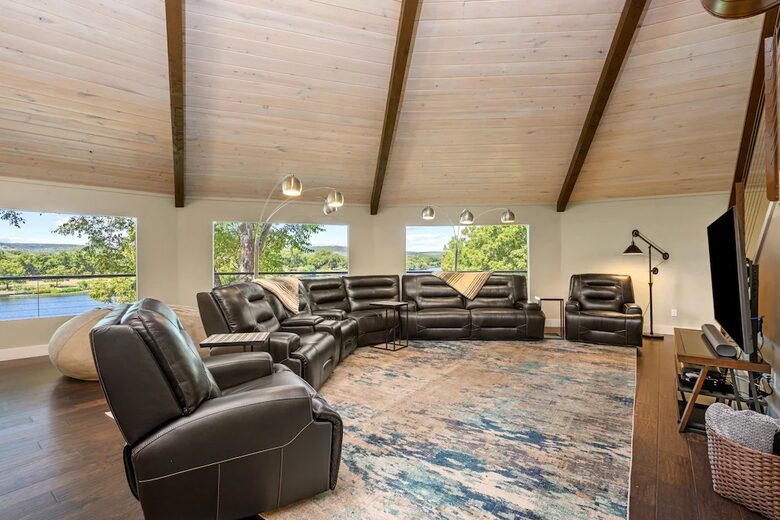 Cyan Dreams Lake House - Burnet, Texas