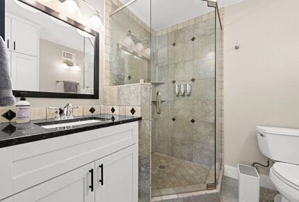 Cyan Dreams Lake House - Burnet, Texas