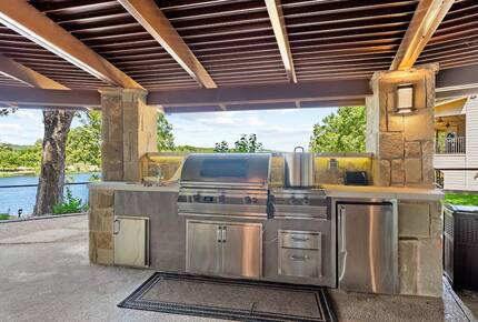 Cyan Dreams Lake House - Burnet, Texas